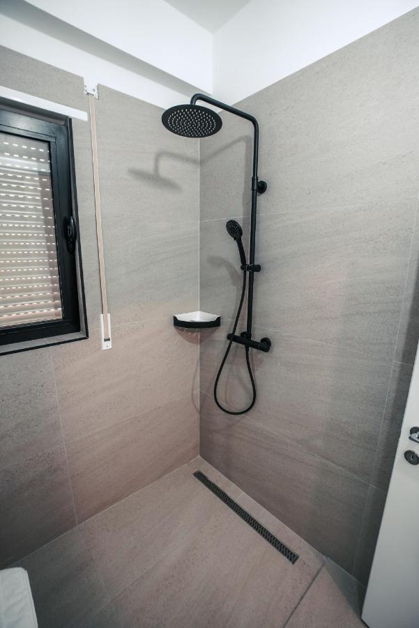 Mia Marine Rooms Himare Esterno foto